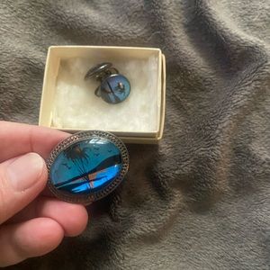 Gorgeous vintage set brooch and earrings